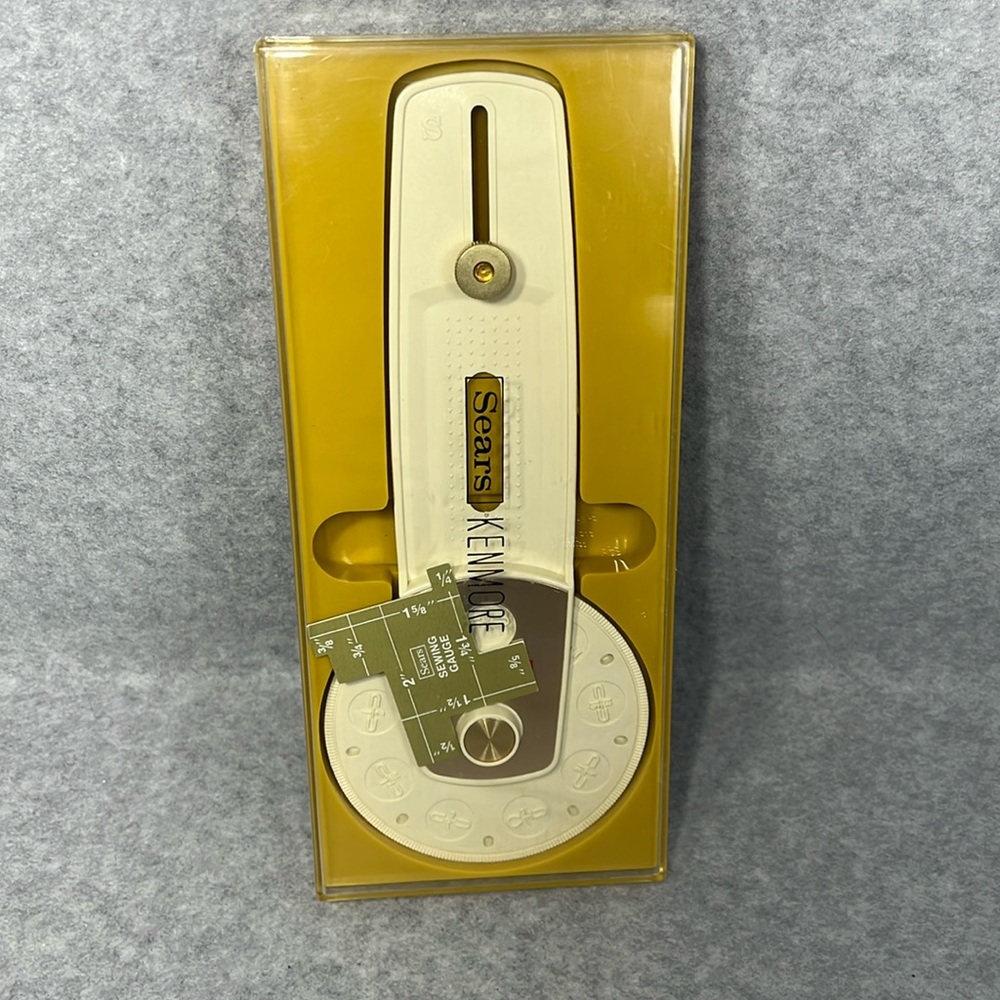 Vintage Sears Kenmore‎ Buttonhole Wheel Attachment In Case Templates